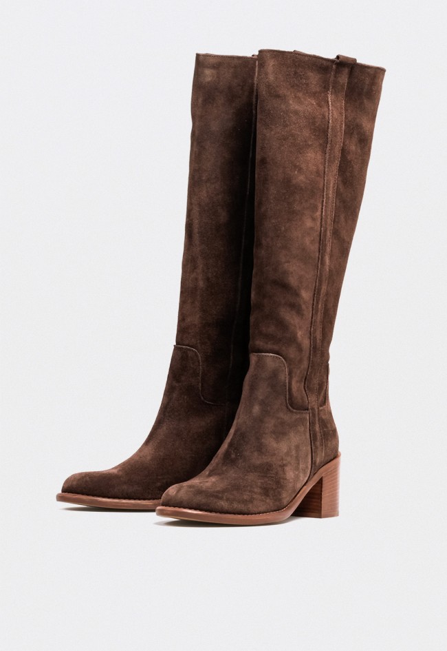 Bota campera alta de mujer en piel serraje marrón con tacón ancho – estilo auténtico y sofisticado GLO isa