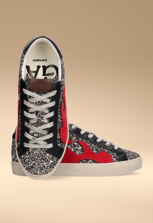 Zapatillas de mujer Gamin Dopamine en glitter plata y rojo – moda urbana atrevida y estilo statement