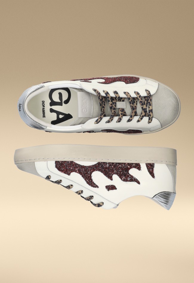 Zapatillas de mujer Gamin Dopamine en blanco y glitter burdeos – deportivas urbanas con estilo exclusivo