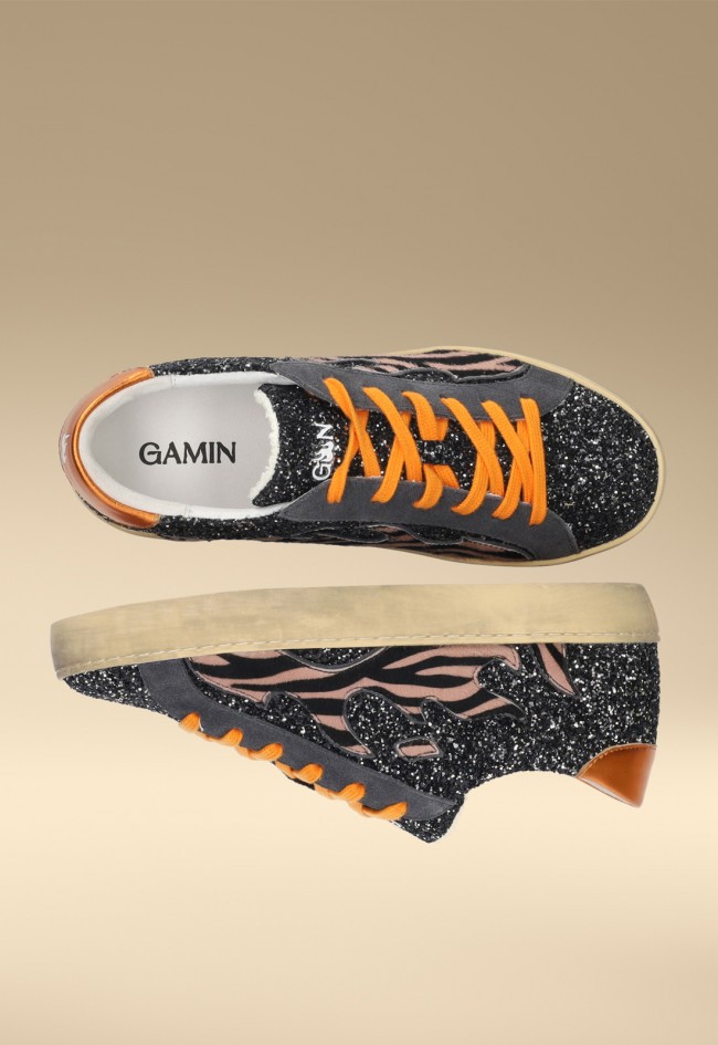 Zapatillas de mujer Gamin Dopamine con glitter negro y estampado animal print – sneakers urbanas con actitud