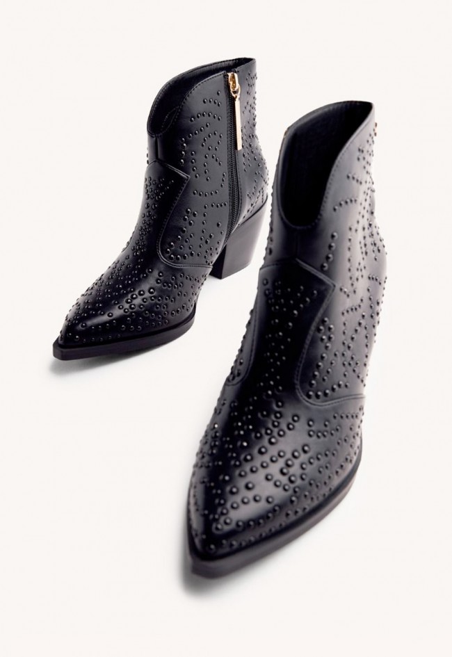 Botines Gioseppo Shelvin cowboy negros con tachuelas al tono – actitud rebelde con elegancia