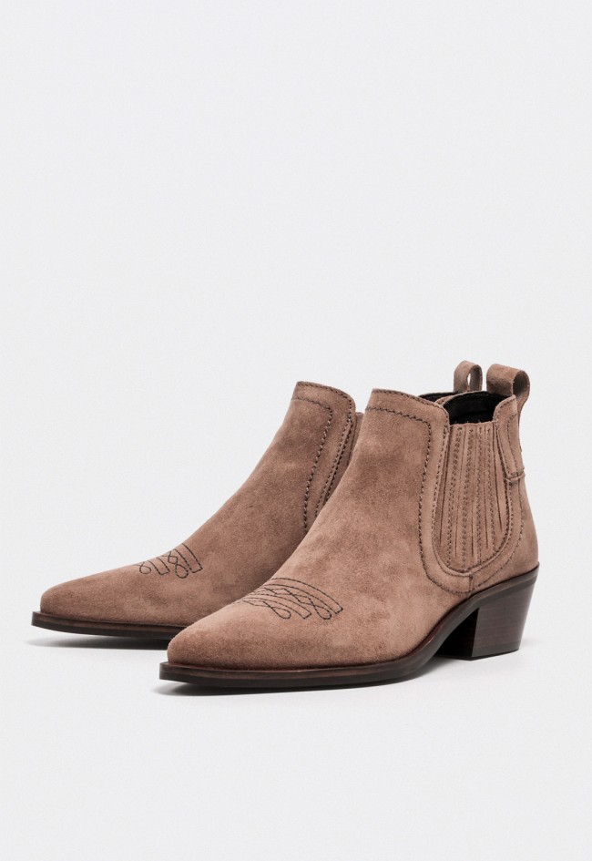 Botines cowboy de piel taupe Glo Kora 7231 – estilo western sofisticado