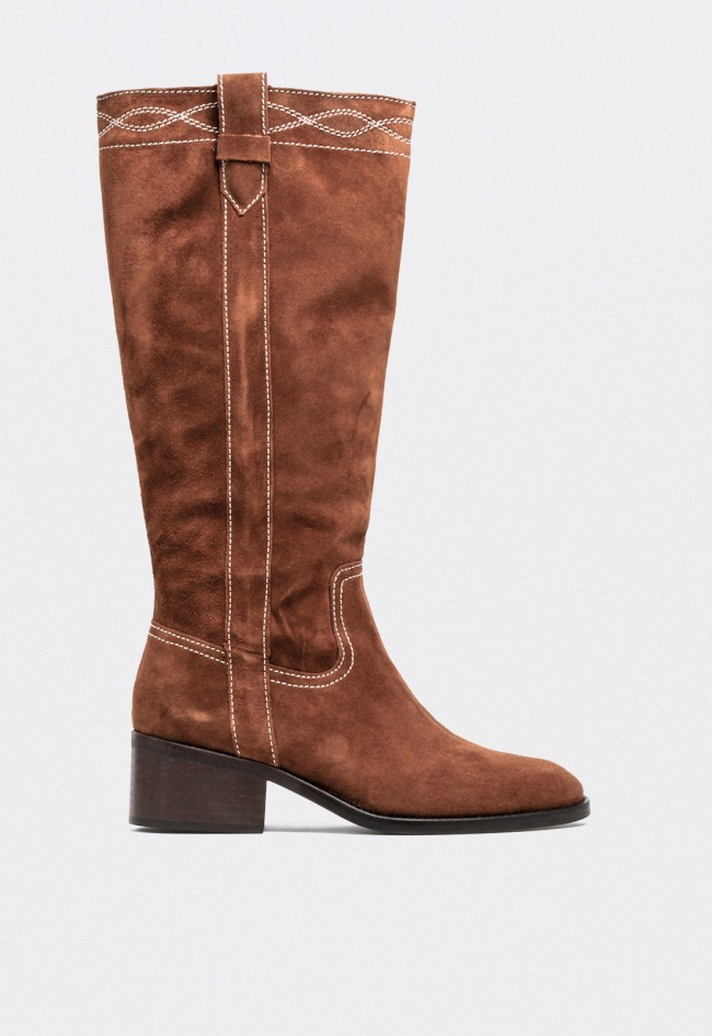 Bota campera mujer Glo Zaira 7427 de piel color cuero con tacón bajo y costuras contrastadas