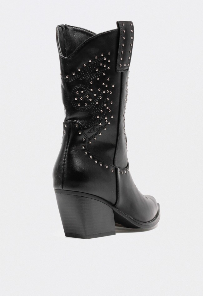 Bota cowboy mujer negra con tacón alto y detalles western con tachuelas Niko Amore 20174