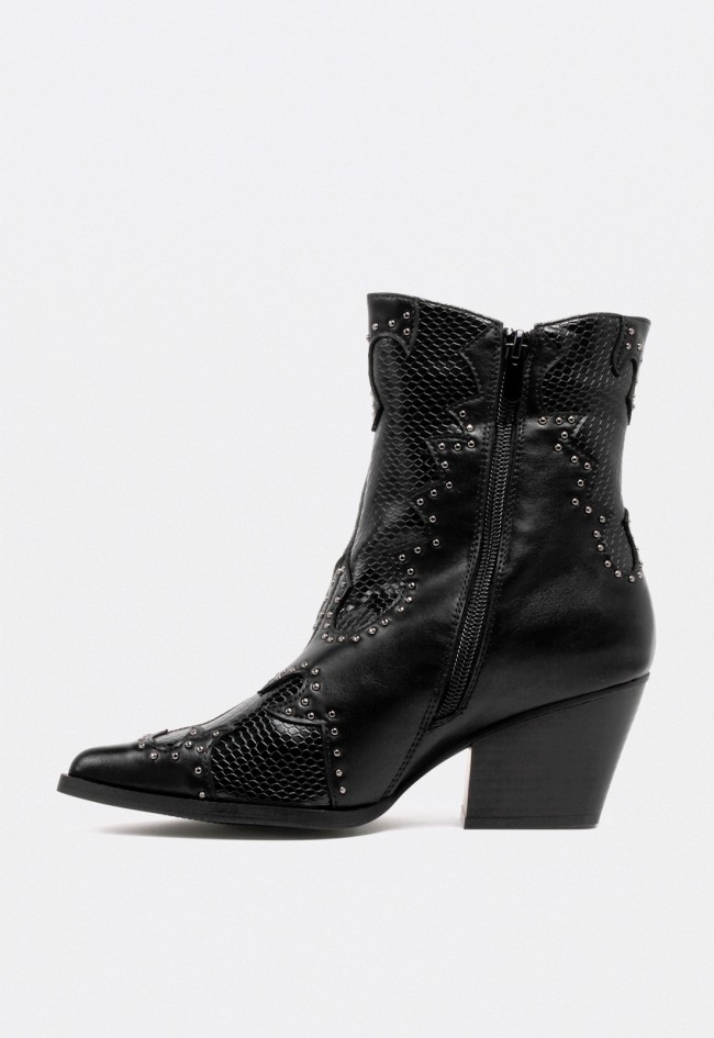 Botín cowboy mujer Niko Amore 20143 negro con efecto piel y detalles western con tachuelas