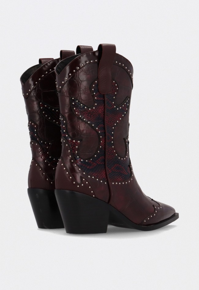 Bota cowboy mujer Noa Harmon 9772-72 burdeos de piel con textura animal print y tachuelas