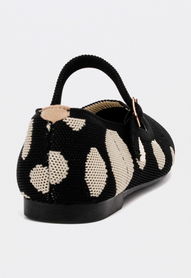 Bailarina Carmina Jhilton 63-2883 de mujer negra con estampado de lunares y tira con hebilla