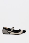 Bailarina Carmina Jhilton 63-2884 de mujer bicolor blanco y negro con tira de hebilla