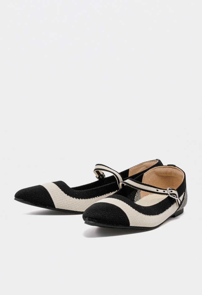 Bailarina Carmina Jhilton 63-2884 de mujer bicolor blanco y negro con tira de hebilla
