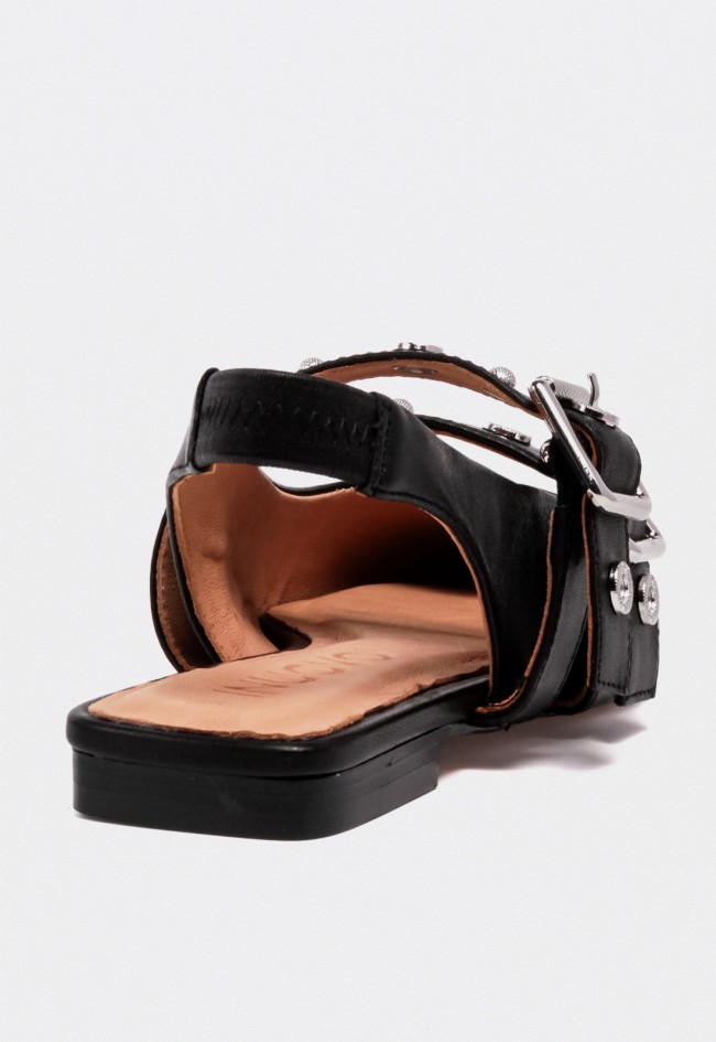 Zapato de mujer destalonado VAS yrn033 de piel negro con doble hebilla metálica, estilo elegante y actual