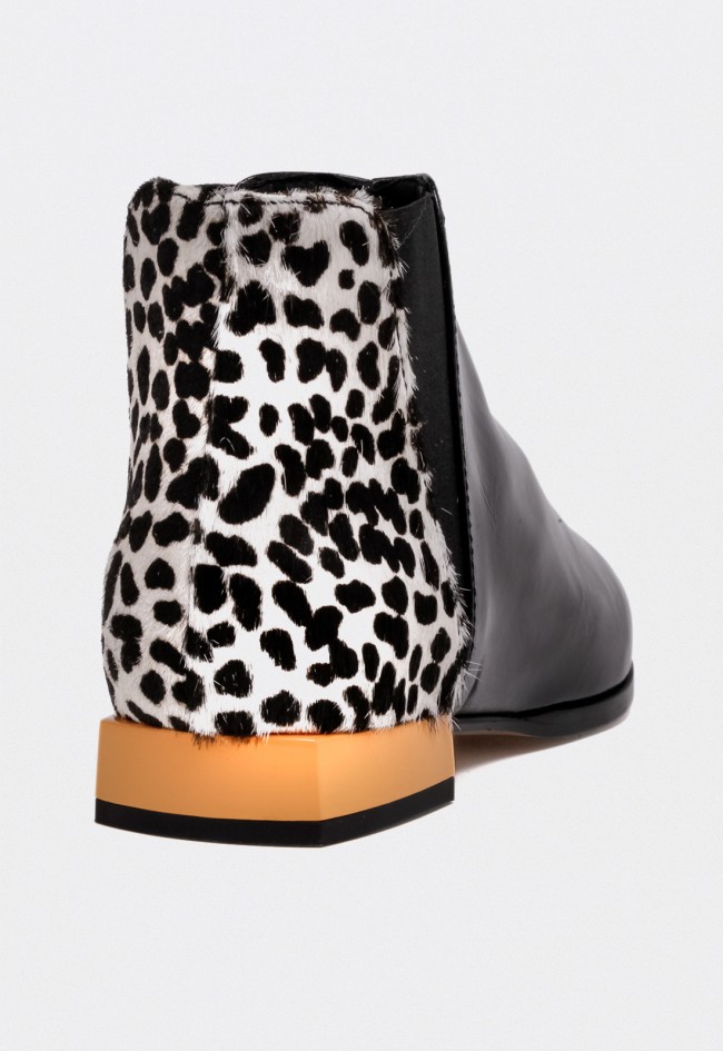 Botín de mujer en piel negra con detalle animal print Glo Catwoman – Elegancia audaz