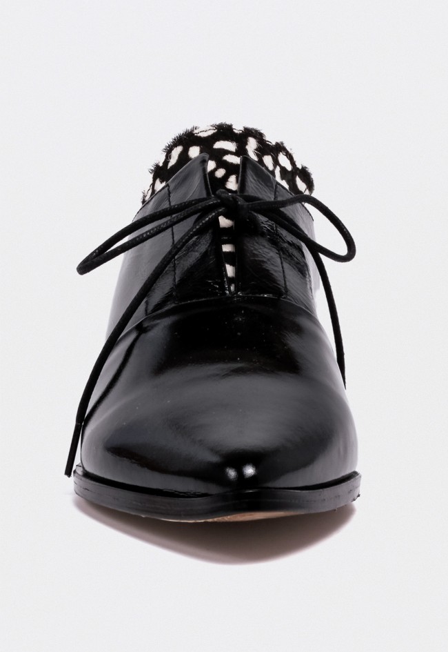 Zapato de piel de mujer negro Glo Katy con cordones y tacón geométrico