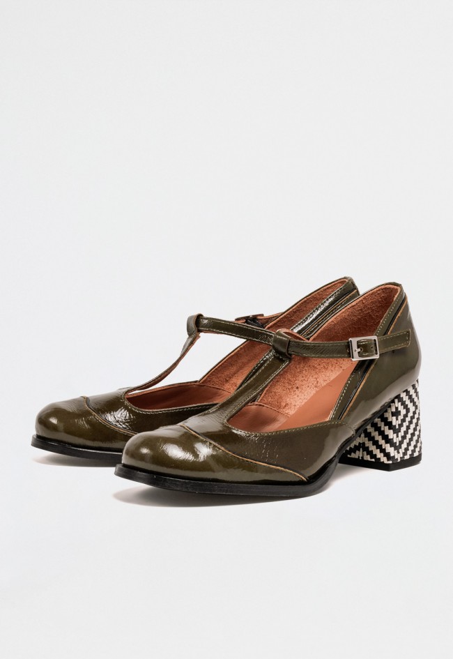 Zapato de mujer Mary Jane de charol verde Nemonic 2053 – Diseño artesanal con tacón geométrico Made in Spain