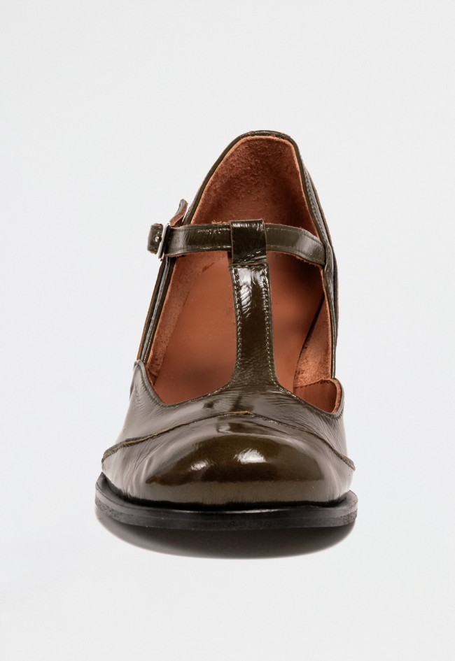Zapato de mujer Mary Jane de charol verde Nemonic 2053 – Diseño artesanal con tacón geométrico Made in Spain