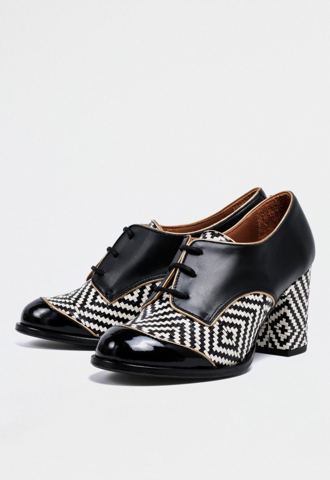 Zapato de mujer de cordones en piel bicolor Nemonic 1922 – Diseño geométrico con tacón ancho artesanal Made in Spain