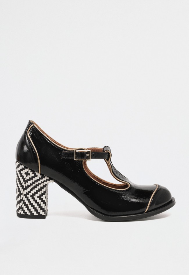 Zapato de mujer de tacón en piel charol negra Nemonic 2483 – Estilo Mary Jane con tacón geométrico Made in Spain