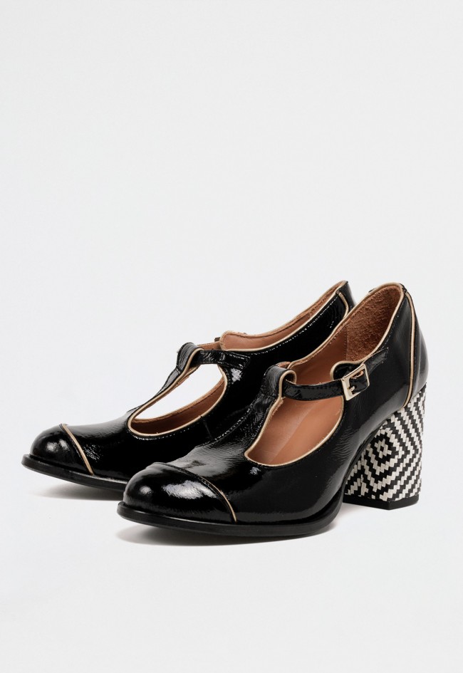 Zapato de mujer de tacón en piel charol negra Nemonic 2483 – Estilo Mary Jane con tacón geométrico Made in Spain