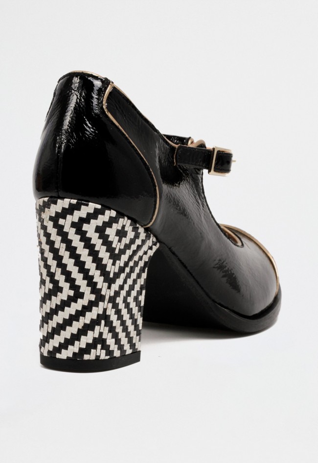 Zapato de mujer de tacón en piel charol negra Nemonic 2483 – Estilo Mary Jane con tacón geométrico Made in Spain