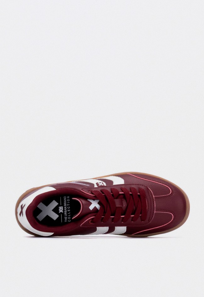 Zapatillas XTI 144585 mujer burdeos estilo retro con suela gruesa veganas