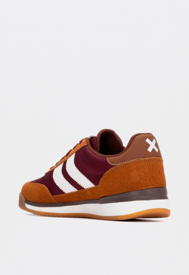 Zapatillas XTI 144587 mujer estilo retro con bandas laterales veganas