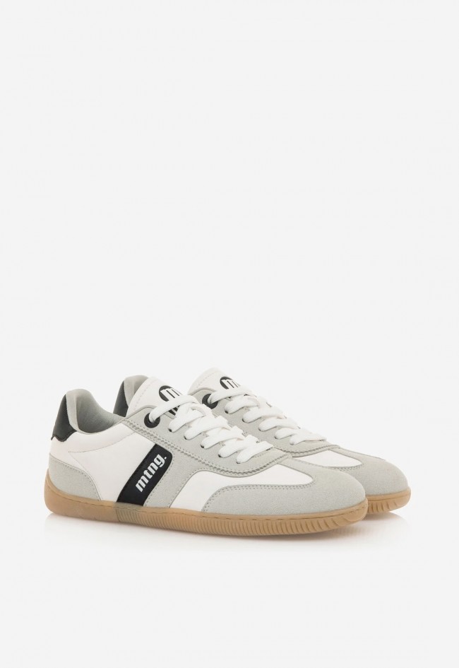 Zapatilla barefoot minimalista Mustang Free Aria blanca con detalles gris y negro de mujer