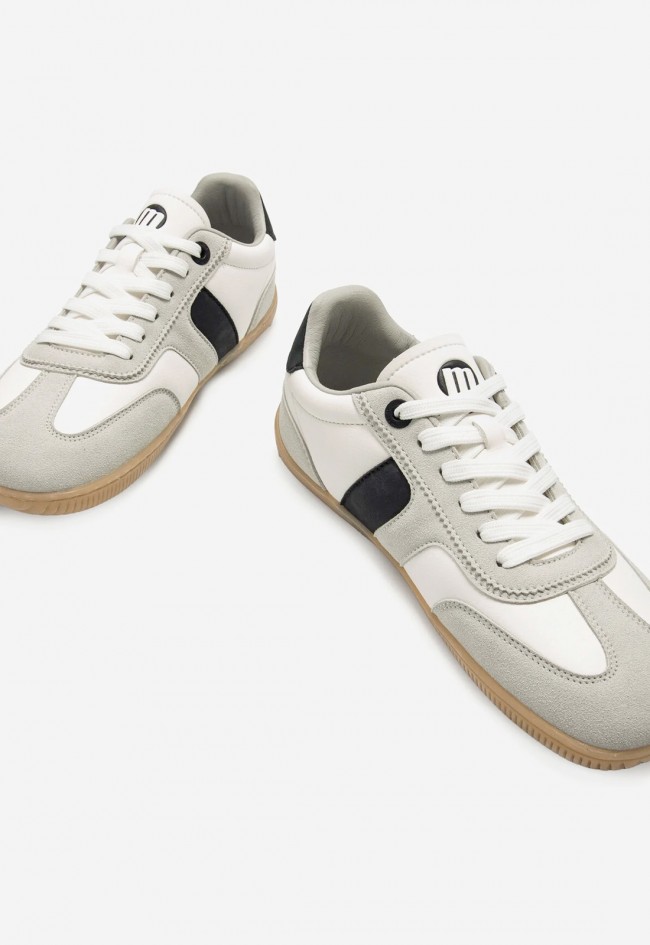 Zapatilla barefoot minimalista Mustang Free Aria blanca con detalles gris y negro de mujer