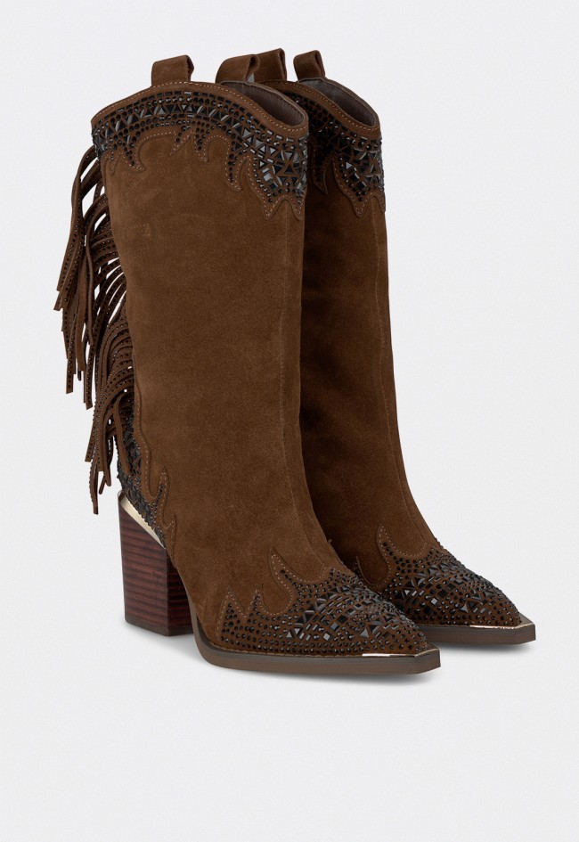 Bota cowboy de mujer Alma en Pena 827 camel con flecos y detalles de tachuelas