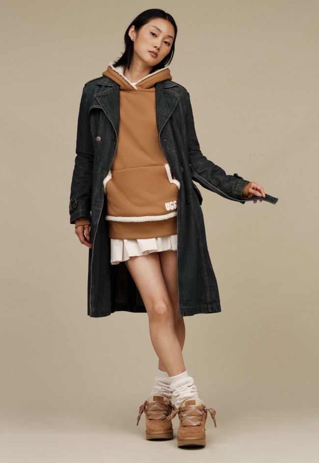 Zapatilla UGG Lowmel de mujer en ante y textil con estilo retro y suela de caña de azúcar