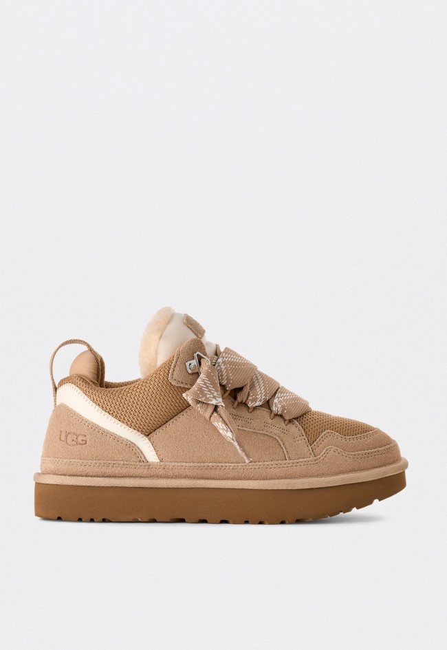 Zapatilla UGG Lowmel mujer color arena en ante y textil con suela sostenible de caña de azúcar