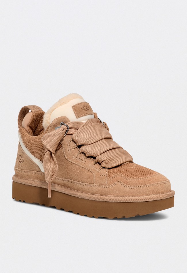 Zapatilla UGG Lowmel mujer color arena en ante y textil con suela sostenible de caña de azúcar
