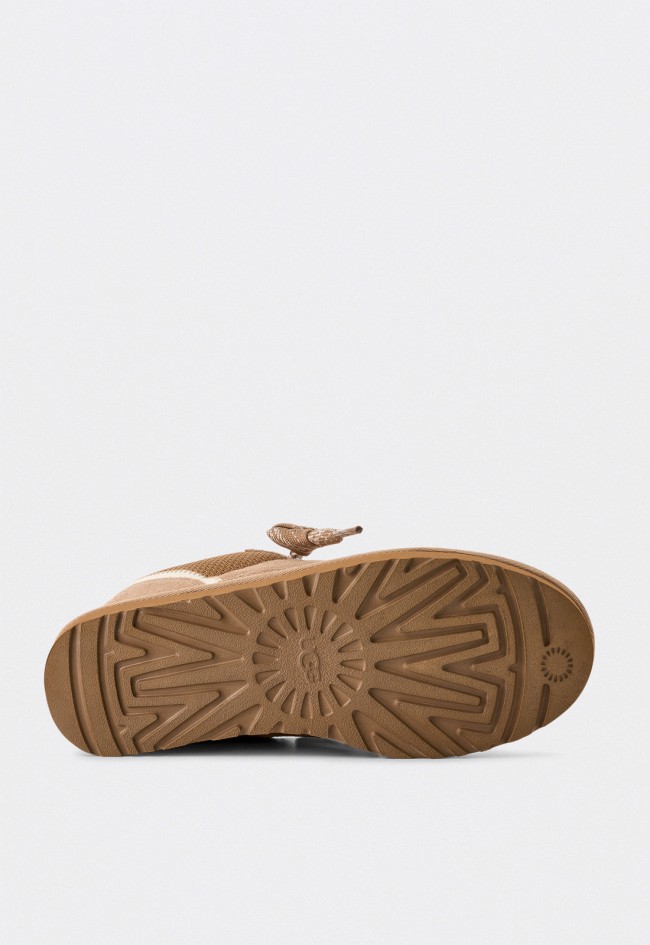 Zapatilla UGG Lowmel mujer color arena en ante y textil con suela sostenible de caña de azúcar