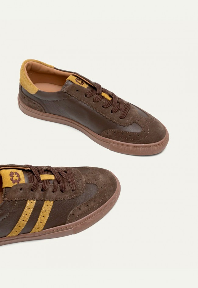 Zapatillas Porronet Madrid de mujer en serraje moka y mostaza estilo retro sport Made in Spain