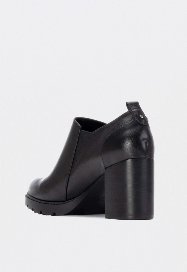 Zapatos de tacón ancho Xti 14430101 de mujer en negro con cremallera