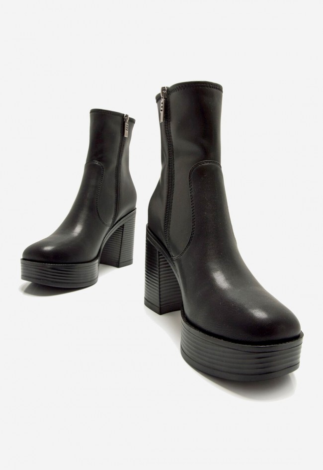 Botines de plataforma Mustang New 67 mujer negros con tacón ancho y estilo versátil