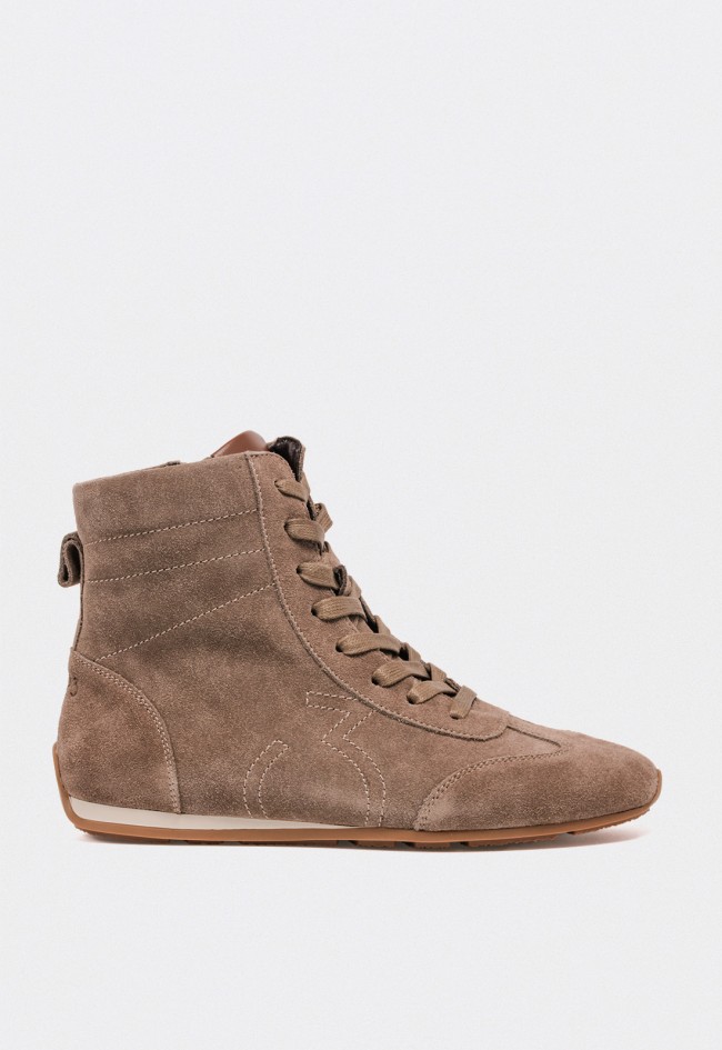 Zapatilla deportiva mujer TOP 3 ss704 corte alto retro vintage en piel serraje taupe – Estilo urbano con carácter atemporal