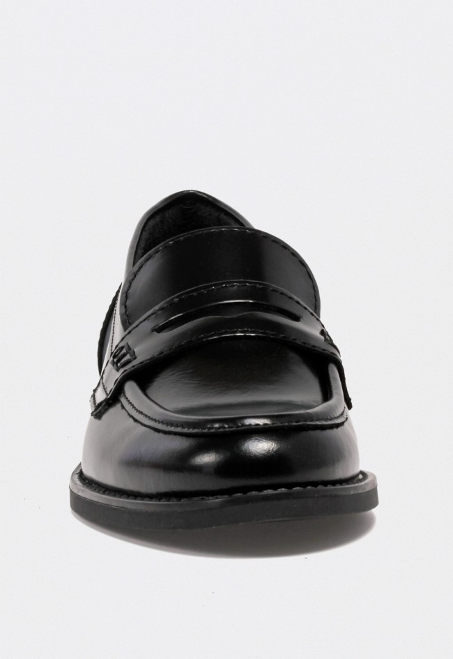 Mocasín de mujer VAS 1186 en piel negra – clásico y elegante