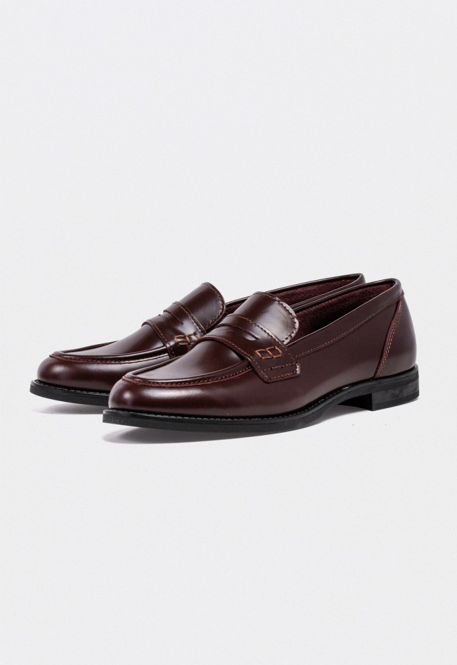 Mocasín de mujer VAS 1186 en piel burdeos – elegancia atemporal con estilo