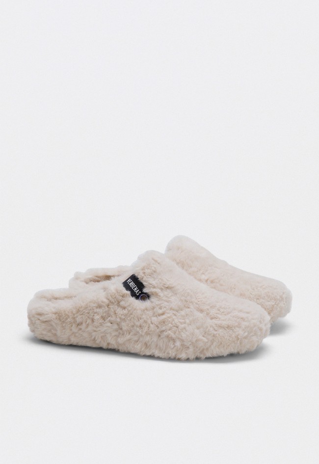Zapatillas de casa Verbenas York Damara de mujer en color perla con pelo esponjoso – fabricadas en España
