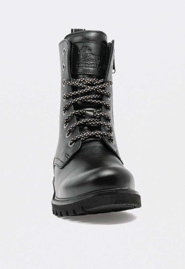 Bota Panama Jack Frisia B24 negra de mujer en piel napa waterproof con suela de caucho – Made in Spain