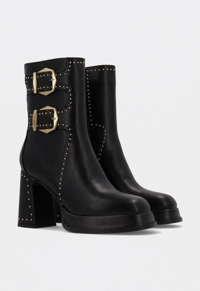 Botines plataforma mujer Noa Harmon 10130-06 negros con tachuelas y hebillas doradas