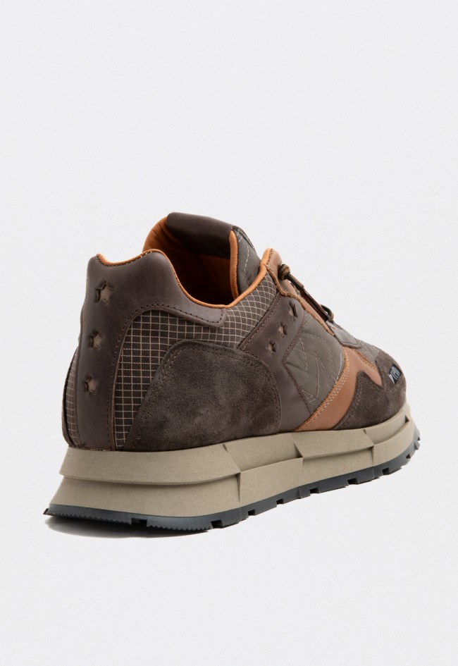 Zapatillas deportivas de hombre Cetti c-1271 en piel marrón con diseño urbano y suela ligera