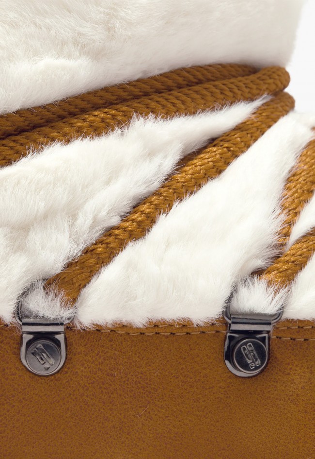 Botín de mujer D.Franklin Nordic Trk Fur Low color cuero con pelo exterior y suela ligera