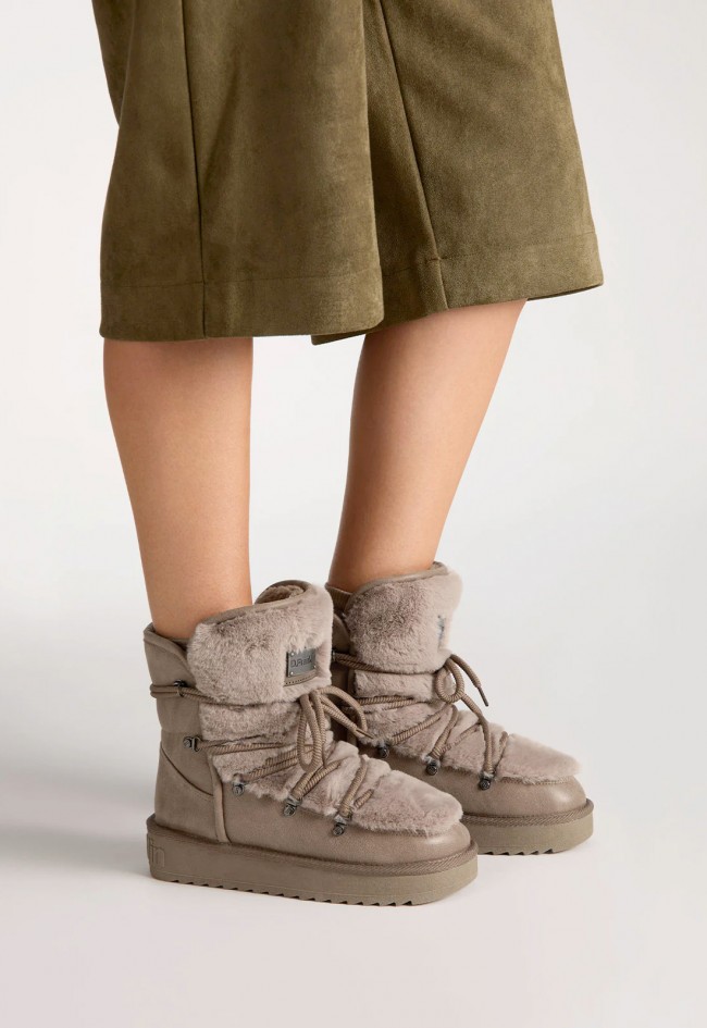 Botas de mujer D.Franklin Nordic Trk Fur Taupe con pelo exterior y diseño urbano cálido