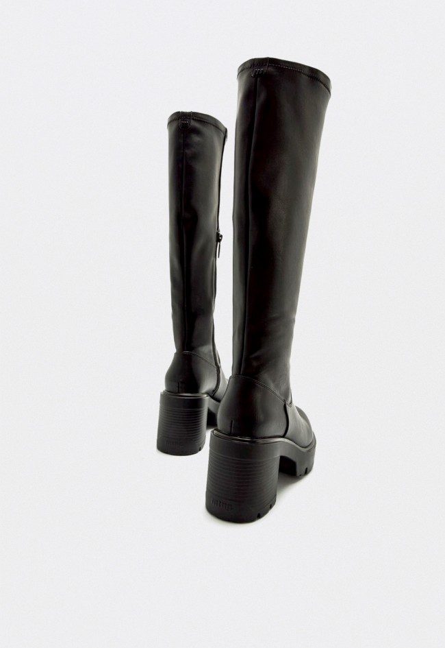Botas altas Mustang Saba negras de mujer con tacón ancho y plataforma