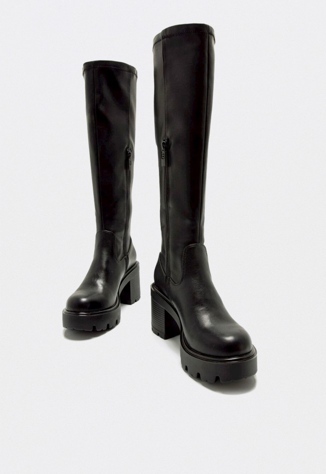 Botas altas Mustang Saba negras de mujer con tacón ancho y plataforma