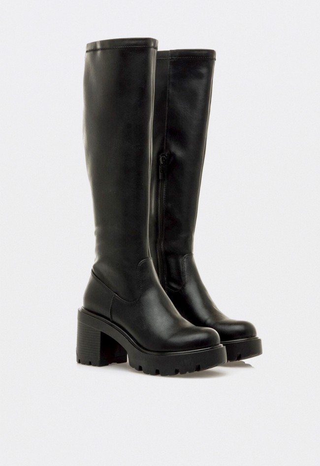 Botas altas Mustang Saba negras de mujer con tacón ancho y plataforma