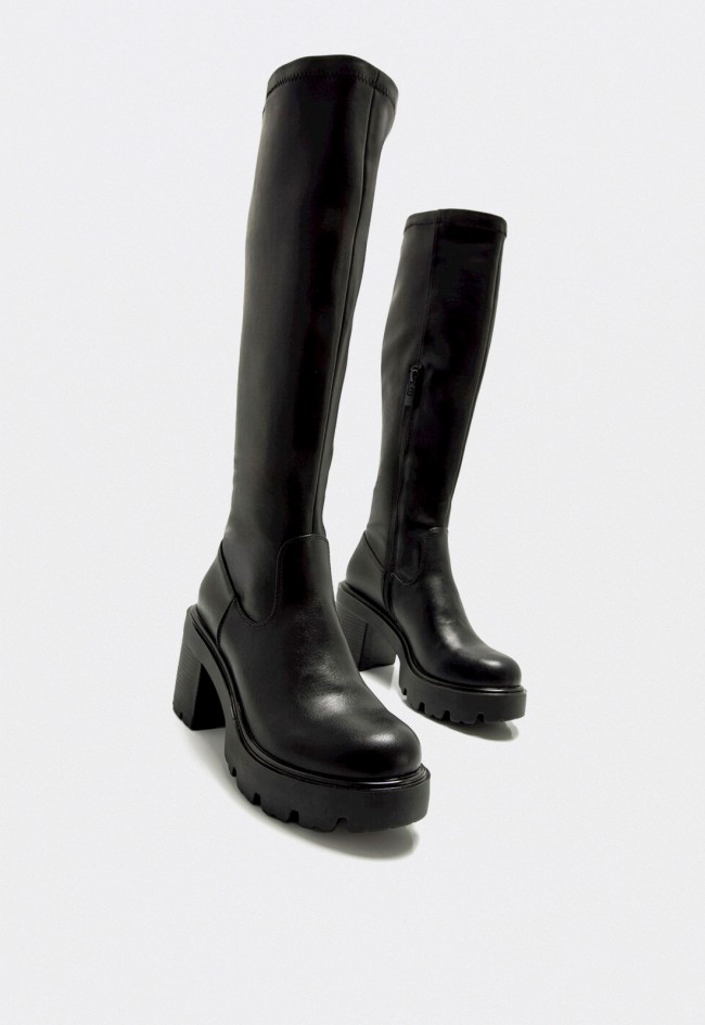 Botas altas Mustang Saba negras de mujer con tacón ancho y plataforma