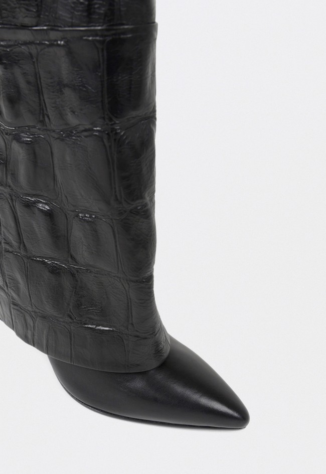 Bota alta cowboy con polaina Bronx JAD-EY de mujer en piel negra con efecto cocodrilo y tacón