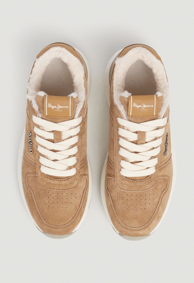 Zapatillas mujer Pepe Jeans PLS600022 piel serraje camel con forro borreguito