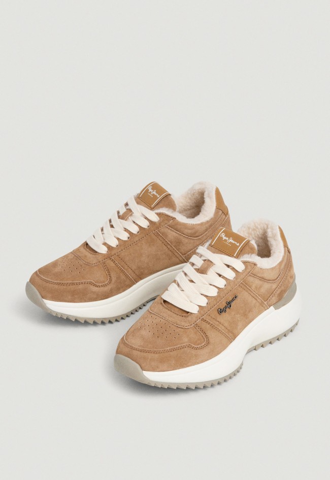 Zapatillas mujer Pepe Jeans PLS600022 piel serraje camel con forro borreguito